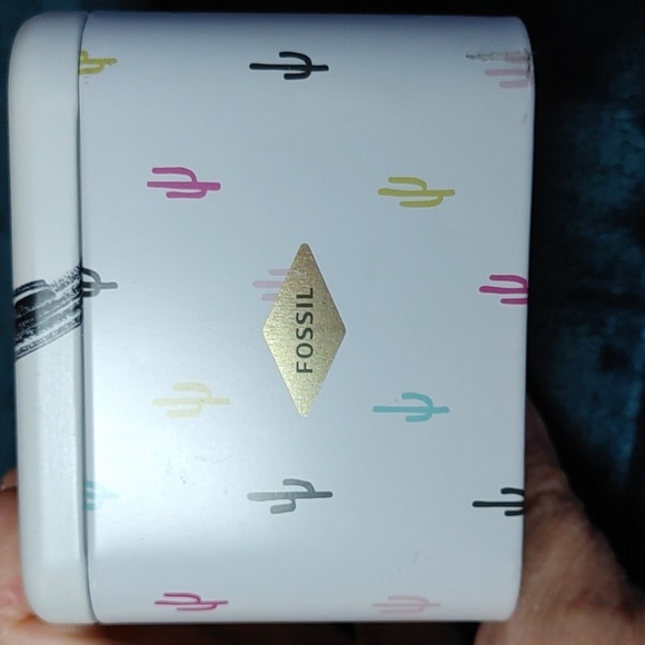 Virginia Silver Quartz Fossil Watch With Crystal Accents - Picture 12 of 15